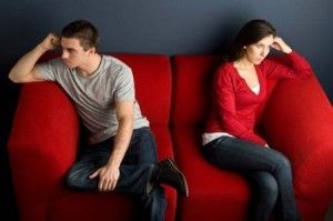 1382988656_1327566107_1307811875_couple-fighting-on-couch