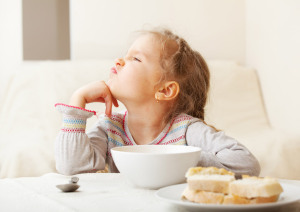 поведение ребенка за едой