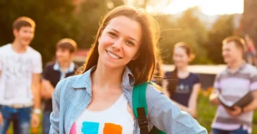 Стоит ли молодой маме отдавать ребенка в зарубежную школу