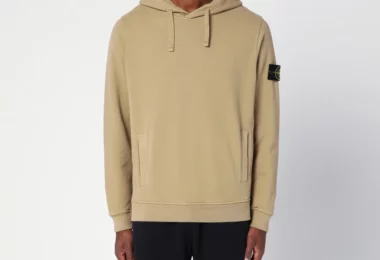 Як правильно обрати одяг Stone Island