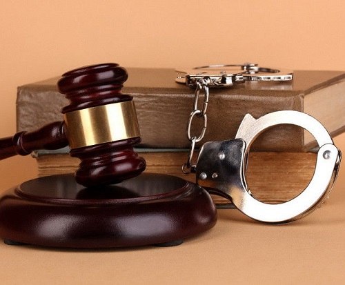 Адвокат у кримінальних справах